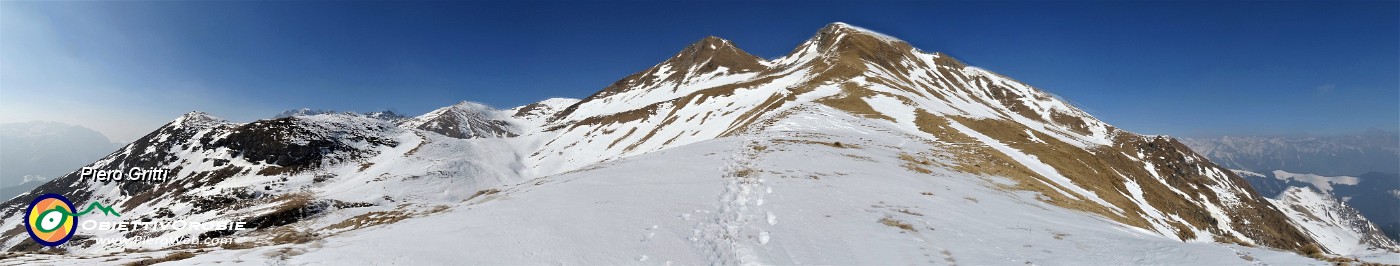 55 Panoramica...a sx Monte Avaro, a dx verso il Monte Foppa .jpg